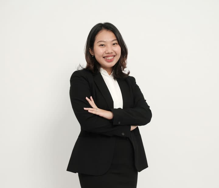 Professional portrait of Gaby Joyce